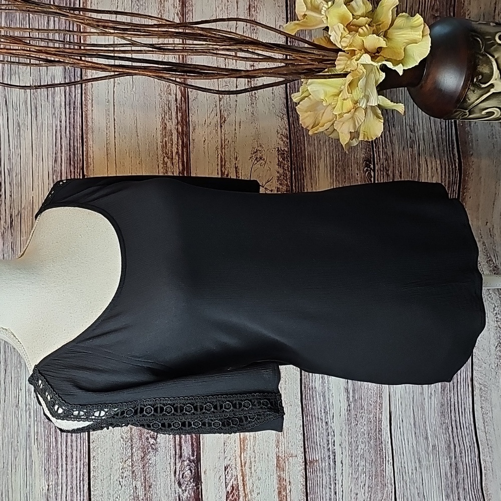 NEW JUSTFAB BLACK SHORT LACE SLEEVE PULLOVER TOP BLOUSE